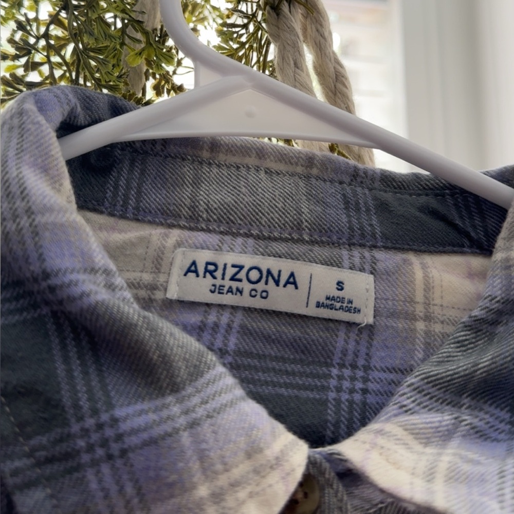 Arizona Jean Company Gray Plaid Long Sleeve Top